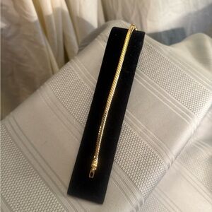 Elegant Gold Bracelet